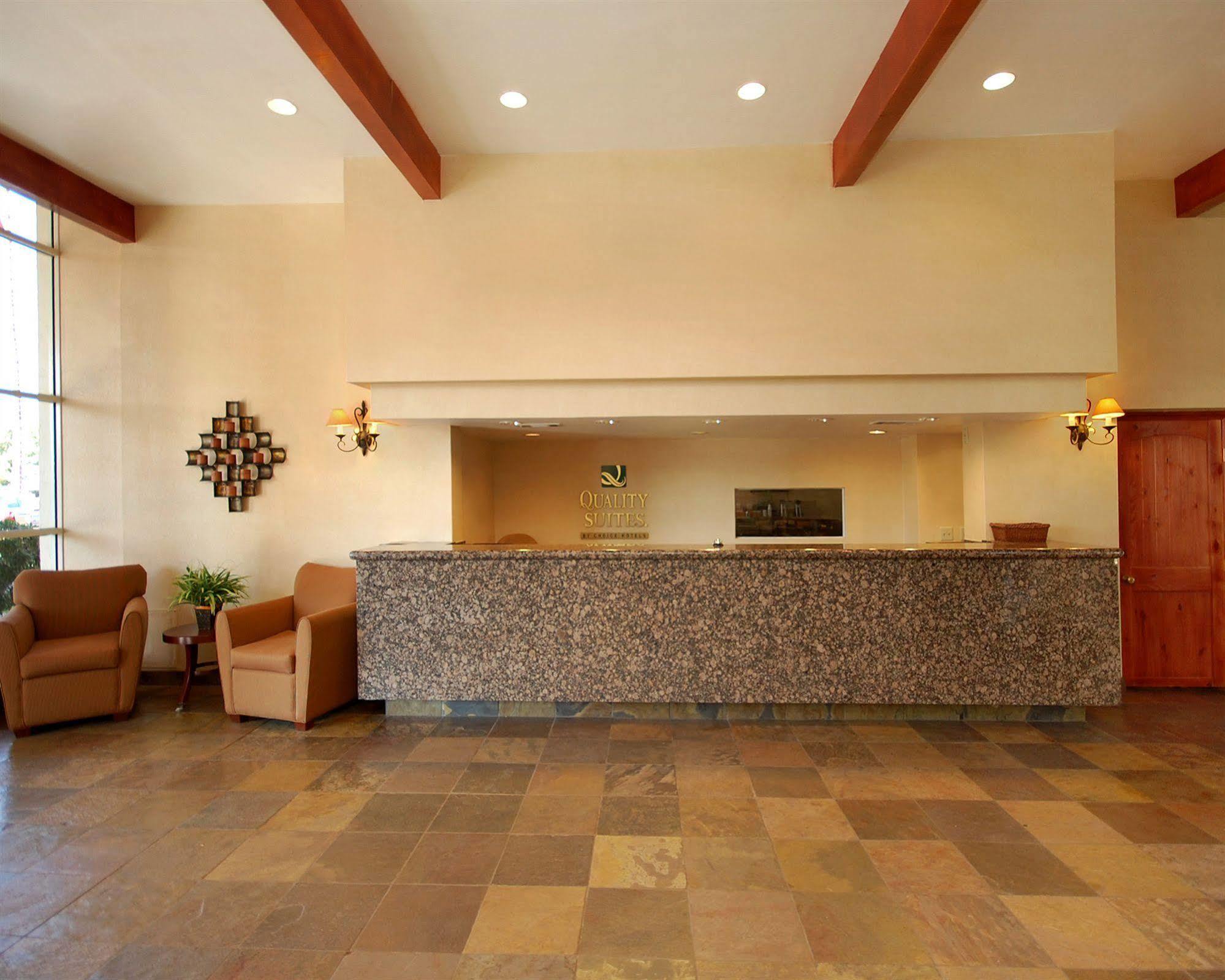 Ramada By Wyndham Tempe Near Asu Hotel Exterior foto